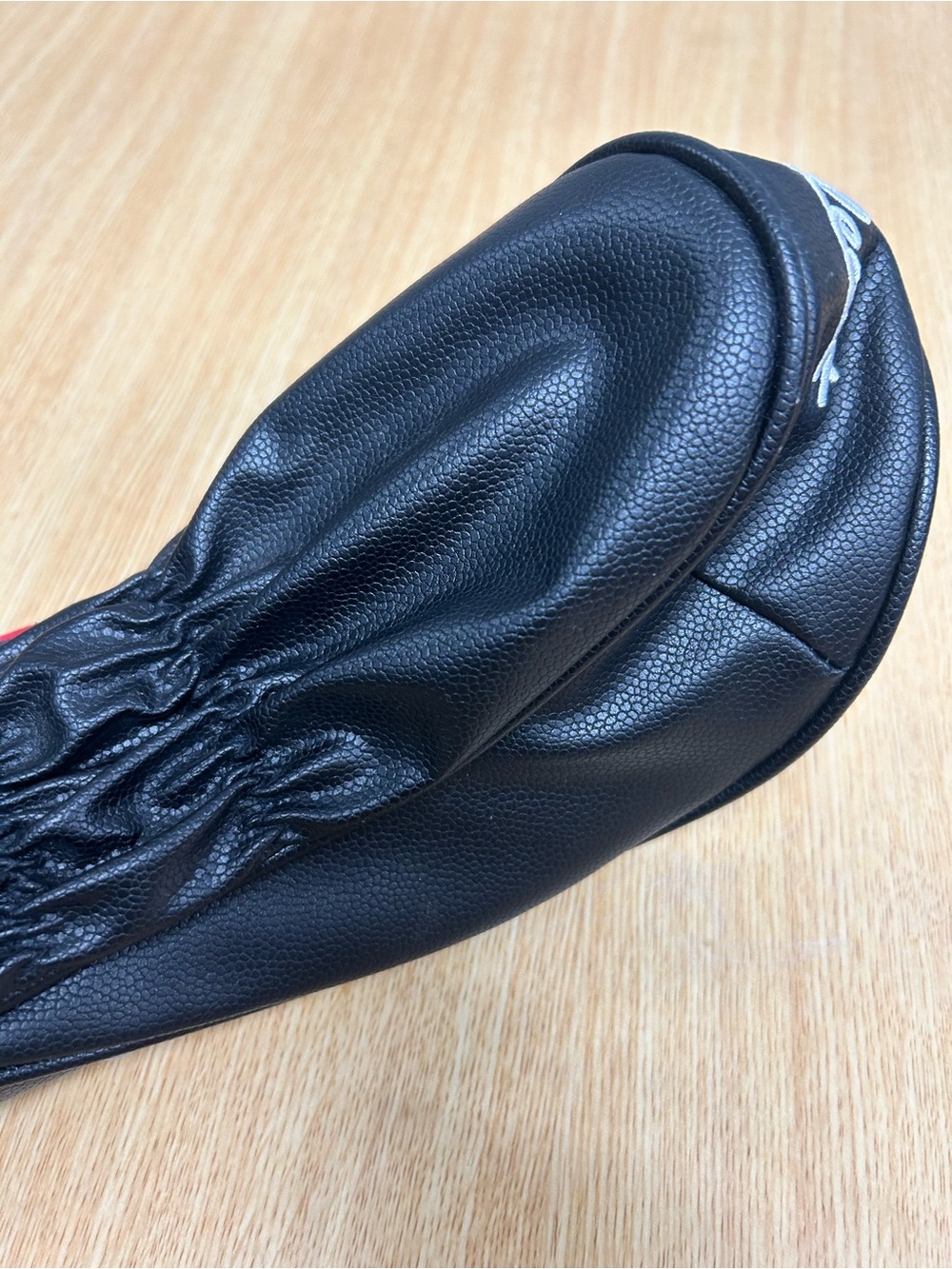Titleist TSr Driver Head Cover - Picture 9 of 9